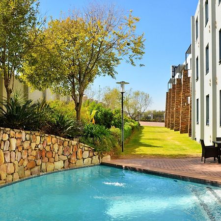 Premier Hotel Midrand Exteriör bild