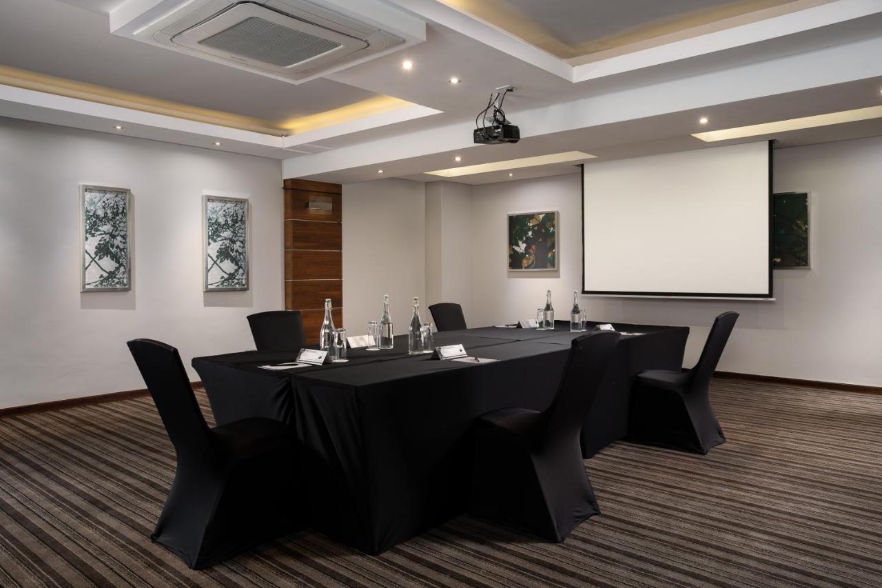 Premier Hotel Midrand Exteriör bild