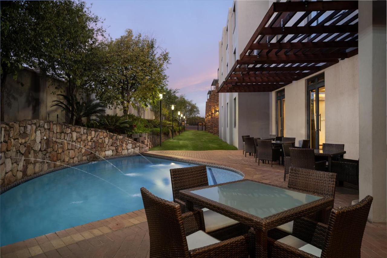 Premier Hotel Midrand Exteriör bild