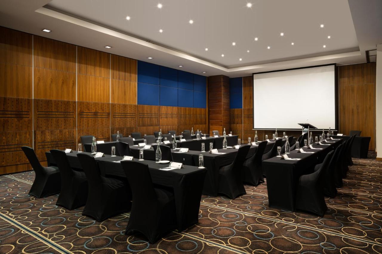 Premier Hotel Midrand Exteriör bild