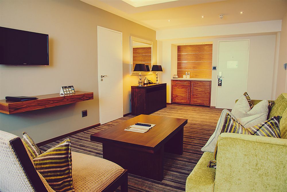 Premier Hotel Midrand Exteriör bild